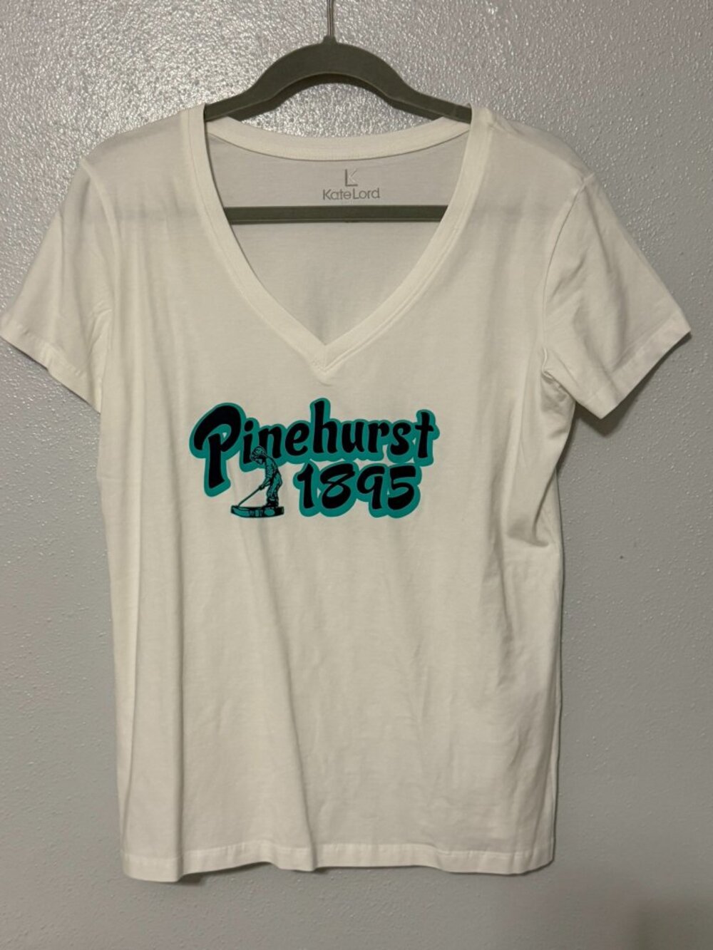 Women's V Neck Pinehurst T Shirt Size Large